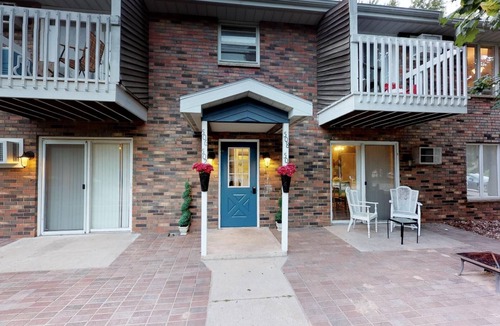 Appleton Apartment | Ritchie’s Apple Place: The Quirky Cow