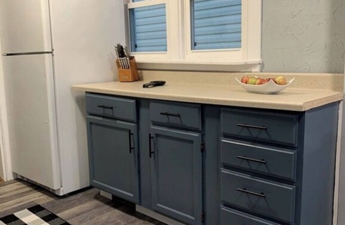 Bellaire House | River Beach Cottage - Cozy home in the heart of beautiful downtown Bellaire.