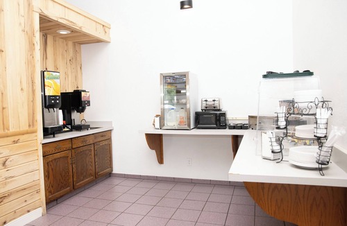 Baudette Hotel | River Bend's Walleye Inn