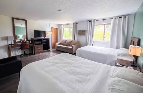 Baudette Hotel | River Bend's Walleye Inn