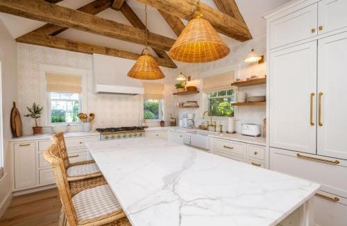 Kennebunkport House | River Cottage - 2 Bedroom 1.5 Bath Waterfront Home