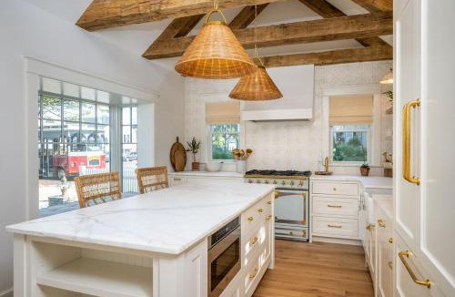 Kennebunkport House | River Cottage - 2 Bedroom 1.5 Bath Waterfront Home