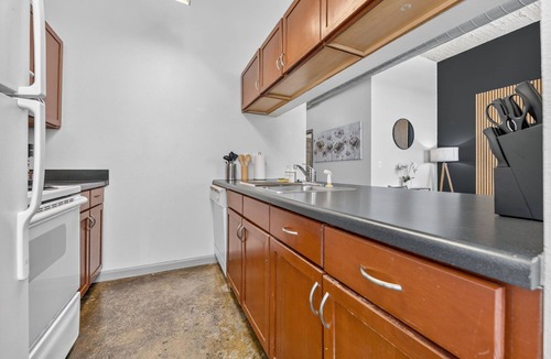 River Market Apartment | River Market Loft Retreat King Bed Parking