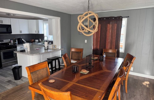 Bay City House | River Trail Retreat by the Bay