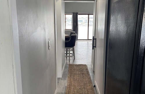 Bay City House | River Trail Retreat by the Bay