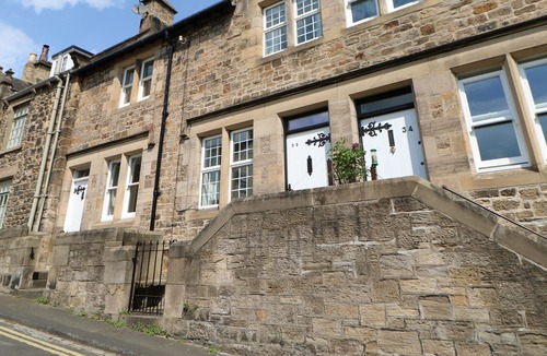 Corbridge Cottage | RIVER VIEW, character holiday cottage, with a garden in Corbridge