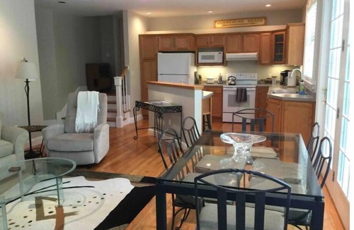 Kennebunkport Apartment | River view living in Kennebunkport - .Tranquil and clean.