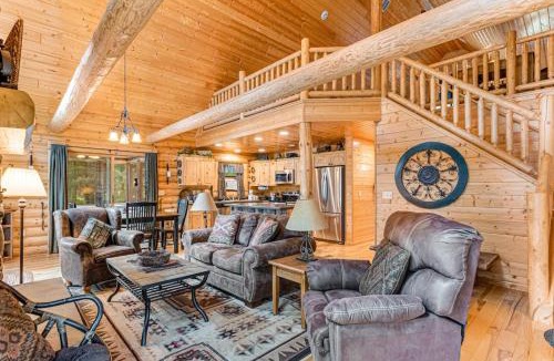 Lyndon Station House | River Woods Retreat