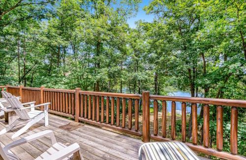 Lyndon Station House | River Woods Retreat