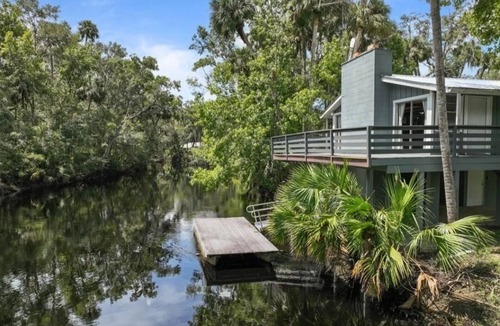 Steinhatchee Cabin | Riverfront! Snappin Turtle Cabin, Balcony-Floating dock-Fishing.