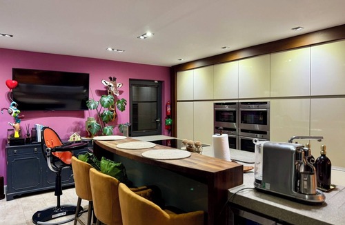 Kirtlebridge House | Riverside Country Retreat, Holiday Rental HotTub Pizza Oven