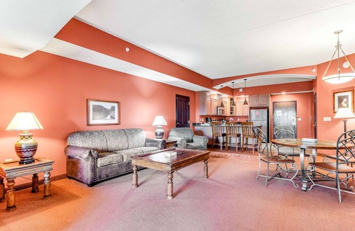 Wisconsin Dells Condo | Riverside Golf Resort Condo with Full Kitchen