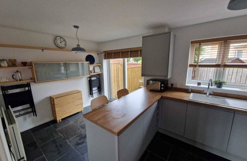 Newcastle-upon-Tyne House | Riverside Home. 3 Bedroom. Free Parking. 10 mins to Newcastle Centre