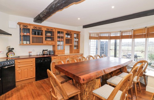 Evesham Cottage | Riverside Manor