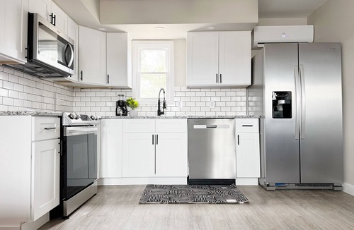 Newburgh Apartment | RiverStone Retreat B