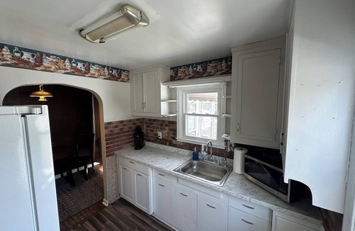 Beaver House | Riverwalk Landing-2 BR-Quiet Street, Trails, Shops & Nightlife in Quaint Beaver!