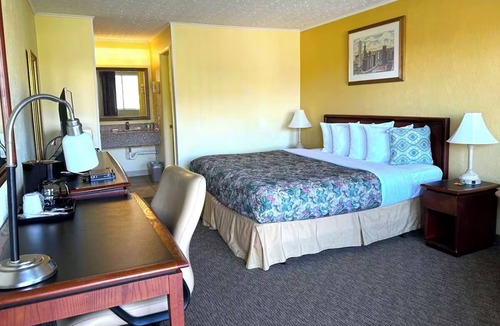 Logan Hotel | Roadtrip-Friendly Family Stay | Free Parking | Scenic Nature Attractions