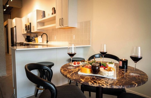 Downtown Minneapolis Hotel | Roami at Century Plaza | 4BR Combo | sleeps 10
