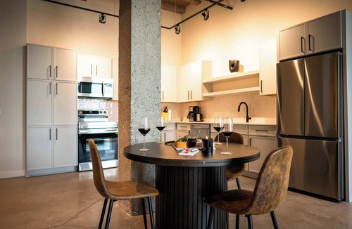 Downtown Minneapolis Hotel | Roami at Century Plaza | 4BR Combo | sleeps 10