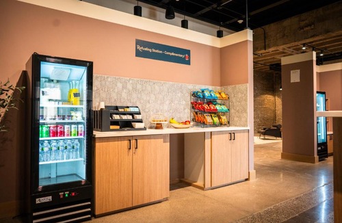 Downtown Minneapolis Apartment | Roami at Century Plaza