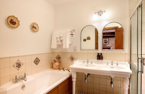 Letterfinlay Bed & Breakfast | Robert Burn Suite - A Four Poster Bed