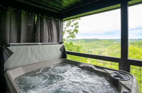 Denniston House | Robyn's Nest -Sky Ridge Retreats - Views- Hot T-