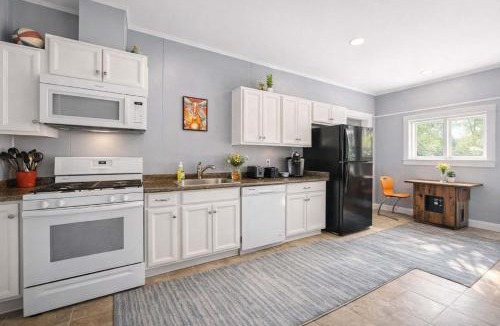 Saint Joseph Apartment | Rock & Roll Retreat in the Heart of Louisville