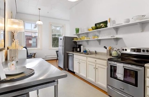 Rockland Apartment | Rockland Central Loft, heart of downtown
