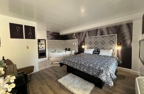 Somerset Hotel | Rodeway Inn