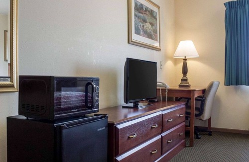 West Fargo Hotel | Rodeway Inn West Fargo Main Ave.
