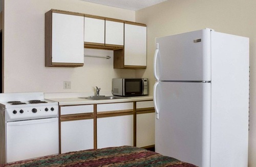 West Fargo Hotel | Rodeway Inn West Fargo Main Ave.
