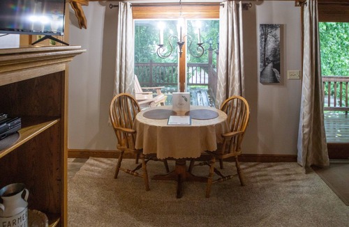 Berlin Apartment | Romantic Bridal Suite Rentals - Bridal Suite 1