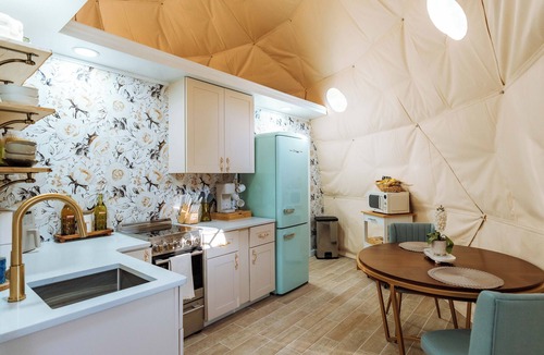 New Marshfield Cabin | Romantic Couples Luxury Dome- Hot Tub/Heated Floors