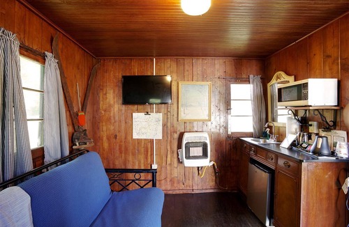 Cadillac Cabin | Romantic Escapes Await in this Charming Cabin in Cadillac, Michigan