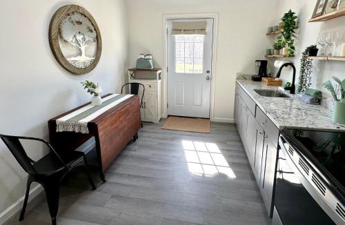 Zaleski House | Romantic King Bed, Heart Shaped Hot Tub, Fire Pit