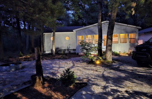 Baldwin Cottage | Romantic woodland cottage vacation rental in Baldwin. Pet friendly!