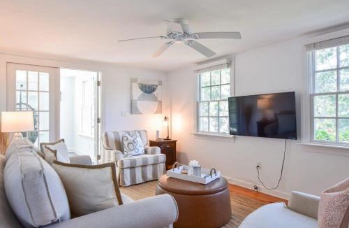 South Chatham House | Roof Deck, Walk to Forest Beach, Fire Pit!