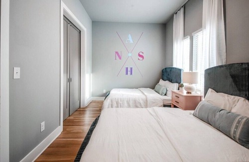 Haynes Area House | Rooftop City Views, Ping Pong, Near Downtown