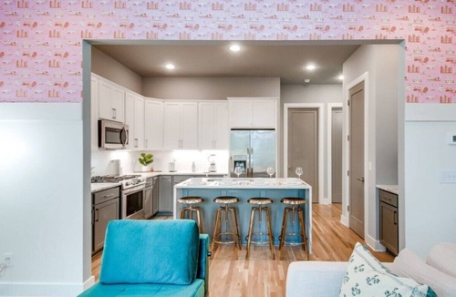 Haynes Area House | Rooftop City Views, Ping Pong, Near Downtown