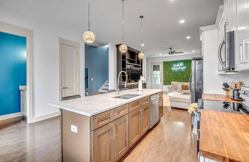 Haynes Area House | Rooftop Large Backyard Fire Pit Near Downtown Nashville