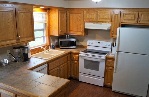 Green Bay House | Rooftop Patio - One Block from Lambeau Field!