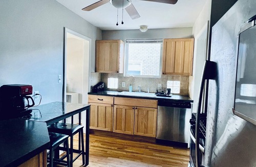 Grosse Pointe Woods House | Room for rent. Cozy upstairs bedroom + private bathroom in quiet neighborhood.n