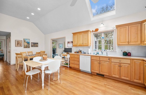 East Dennis House | Roomy 3 Bedroom Home - Perfect for Families!