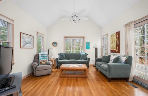 East Dennis House | Roomy 3 Bedroom Home - Perfect for Families