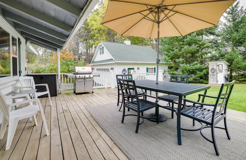 Higgins Lake Cottage | Roscommon Cottage - Walk to Higgins Lake!