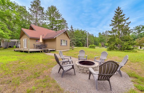 Higgins Lake Cabin | Roscommon Vacation Rental Near Higgins Lake!