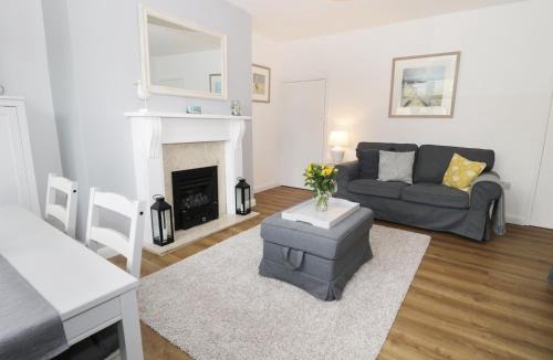 Lesbury House | Rose Cottage