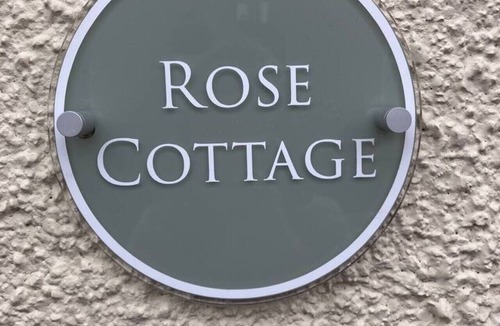 Sunderland House | Rose Cottage, Parking, Wi-Fi, city Center.