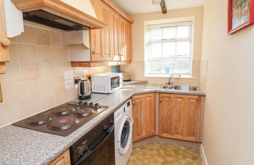 Akeld Cottage | ROSE COTTAGE, pet friendly, with pool in Wooler