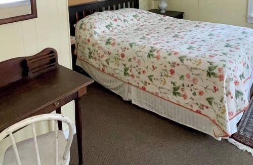Round Pond House | Round Pond Waterfront Rental Available Year Round